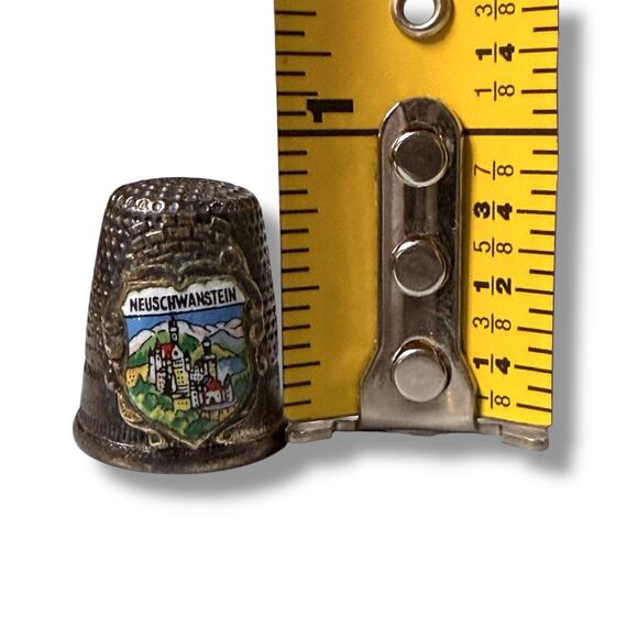 Vintage Souvenir Thimble Dimpled Silver Tone Neuschwanstein Castle Germany - Picture 7 of 7